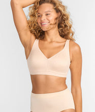 Load image into Gallery viewer, Wacoal Inside Job Wirefree Bra #852345
